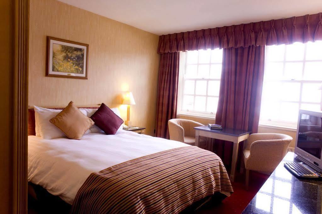 Slieve Russell Hotel Балліконнелл Екстер'єр фото